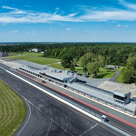 Hotel Aviator Kamien Slaski Exteriér fotografie