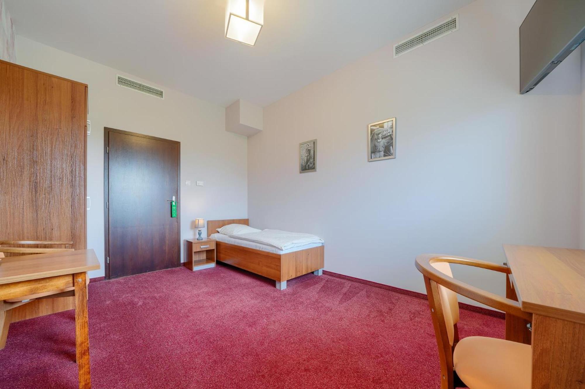 Hotel Aviator Kamien Slaski Exteriér fotografie