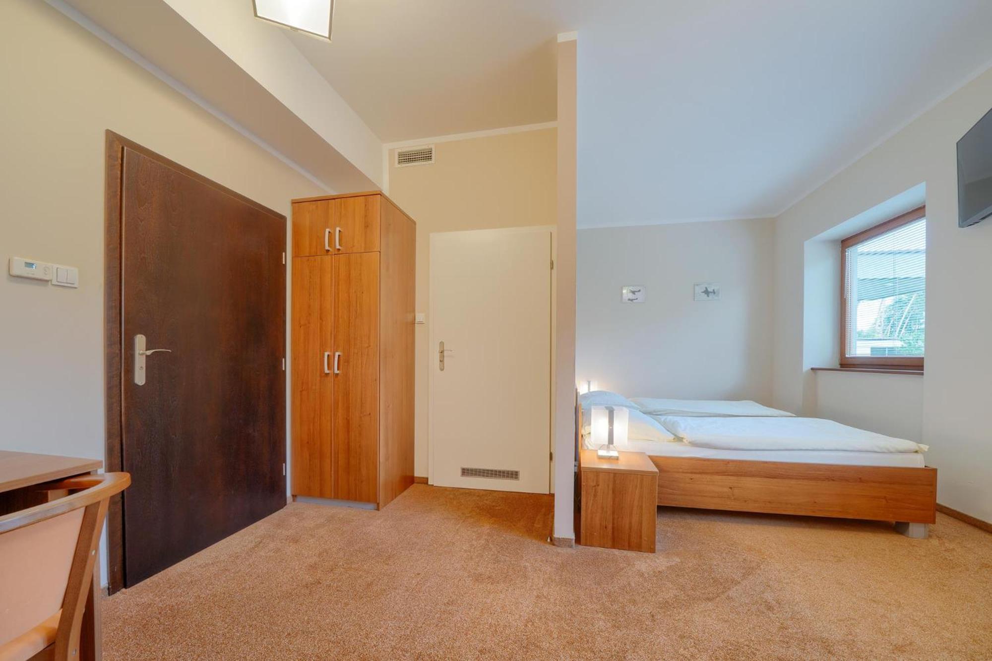 Hotel Aviator Kamien Slaski Exteriér fotografie