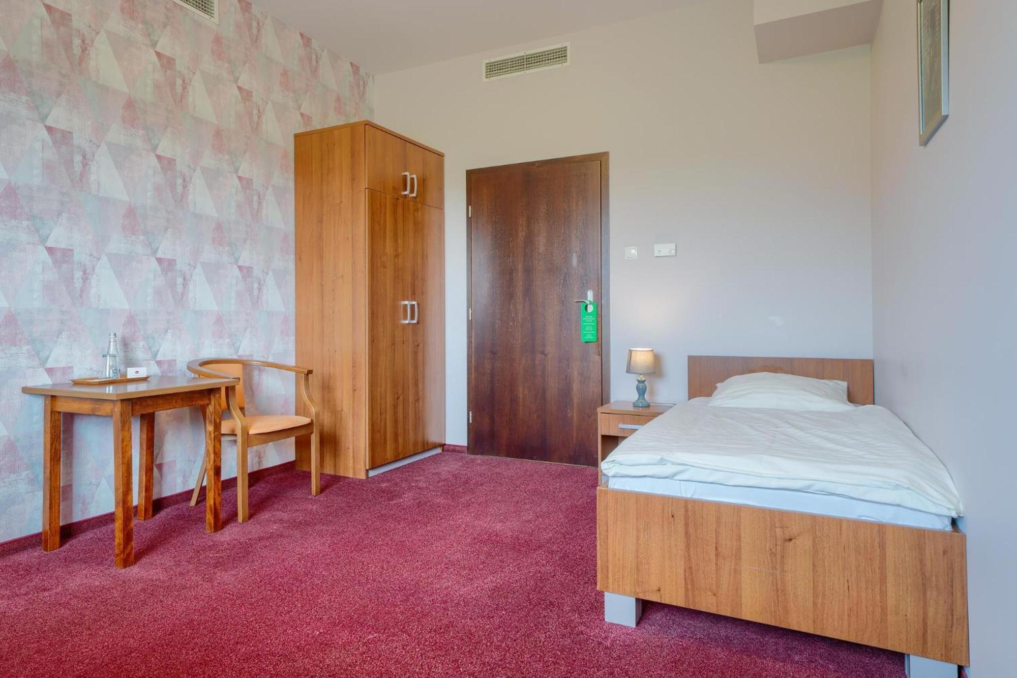 Hotel Aviator Kamien Slaski Exteriér fotografie